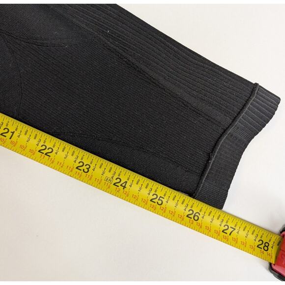 The Giving Movement Black Tonal 24" High-rise Leggings in SMLS100©, size L - Picture 7 of 7